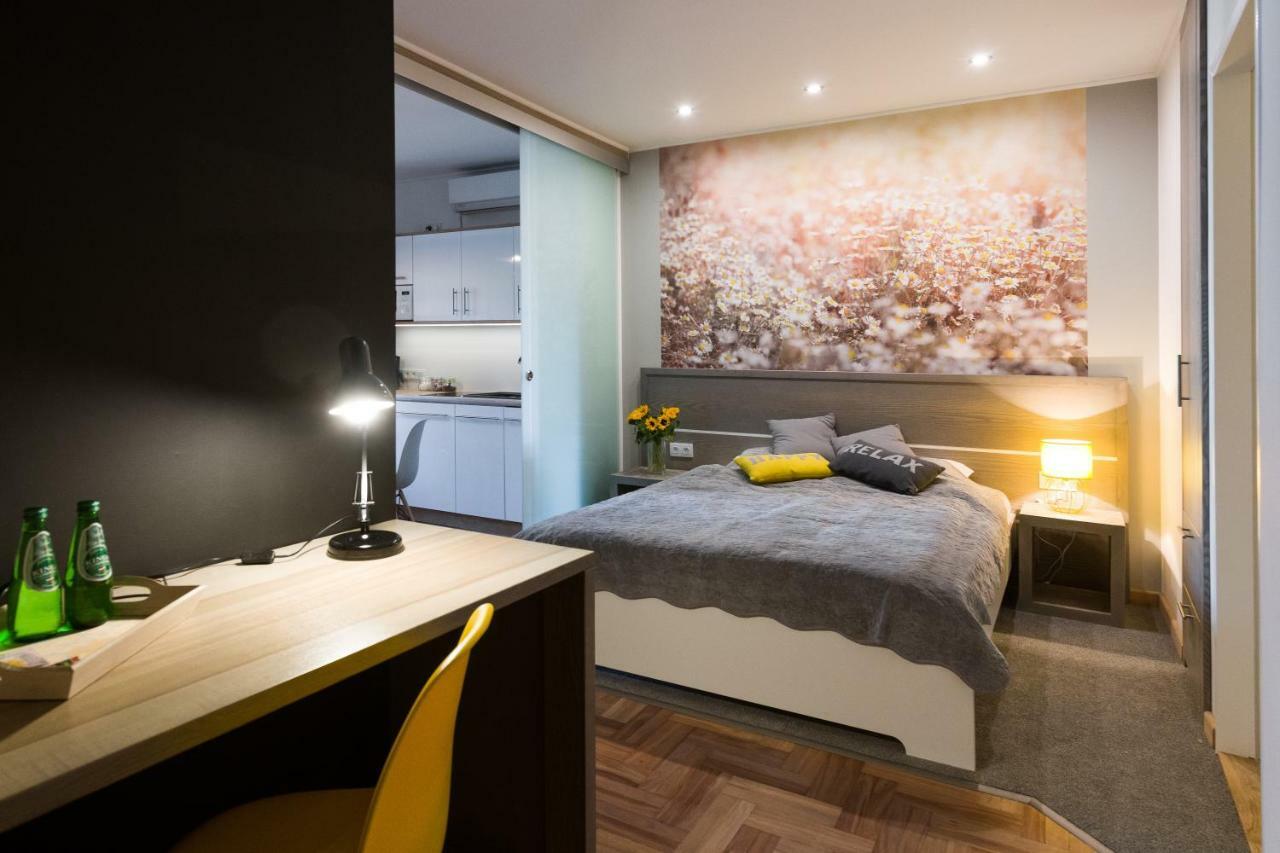 Sunflower Apartment كراكوفيا المظهر الخارجي الصورة