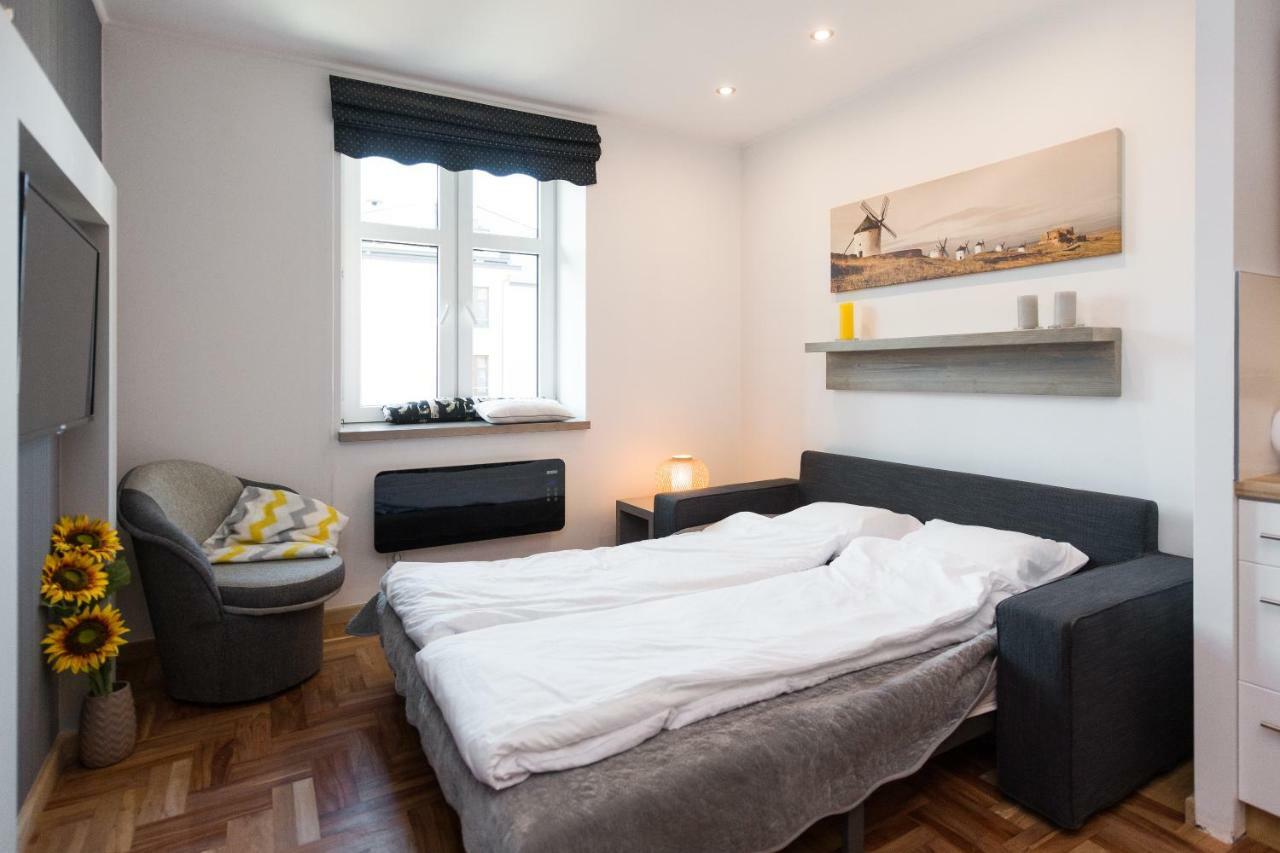 Sunflower Apartment كراكوفيا المظهر الخارجي الصورة